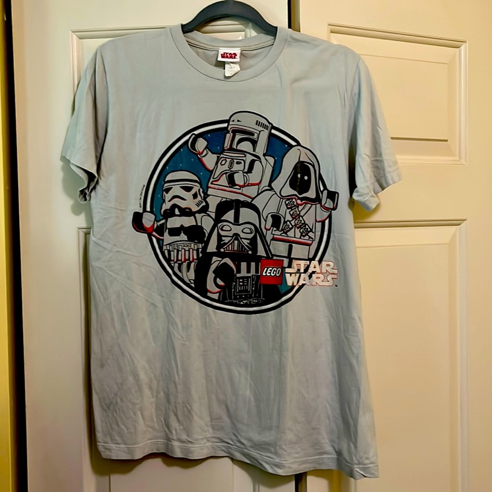 Mens Lego Starwars shirt size medium.